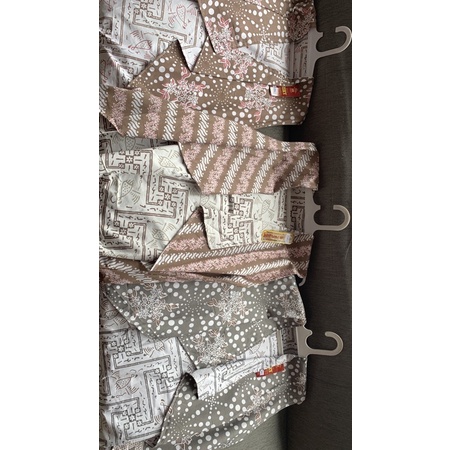 Outer Batik Modern dewasa dan remaja. Tersedia berbagai macam size dan warna
