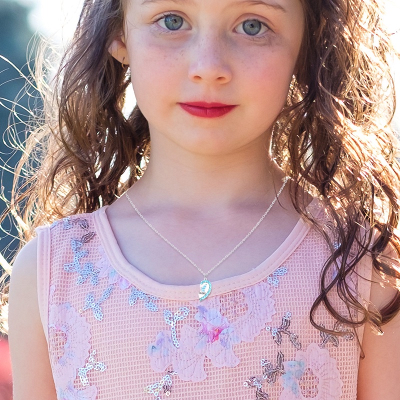 Fancyqube 2pcs / Set Kalung Persahabatan Liontin Kupu-Kupu Hati Aksen Berlian Imitasi Dapat Disesuaikan Untuk Hadiah