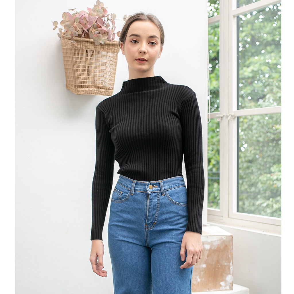 Thea Inner Knit Turtleneck Atasan Rajut