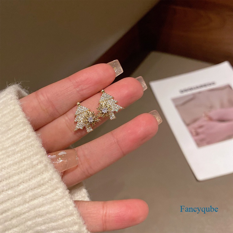 Fancyqube Anting Stud Kristal Zircon Bentuk Pohon Natal Snowflake Gaya Korea Untuk Wanita