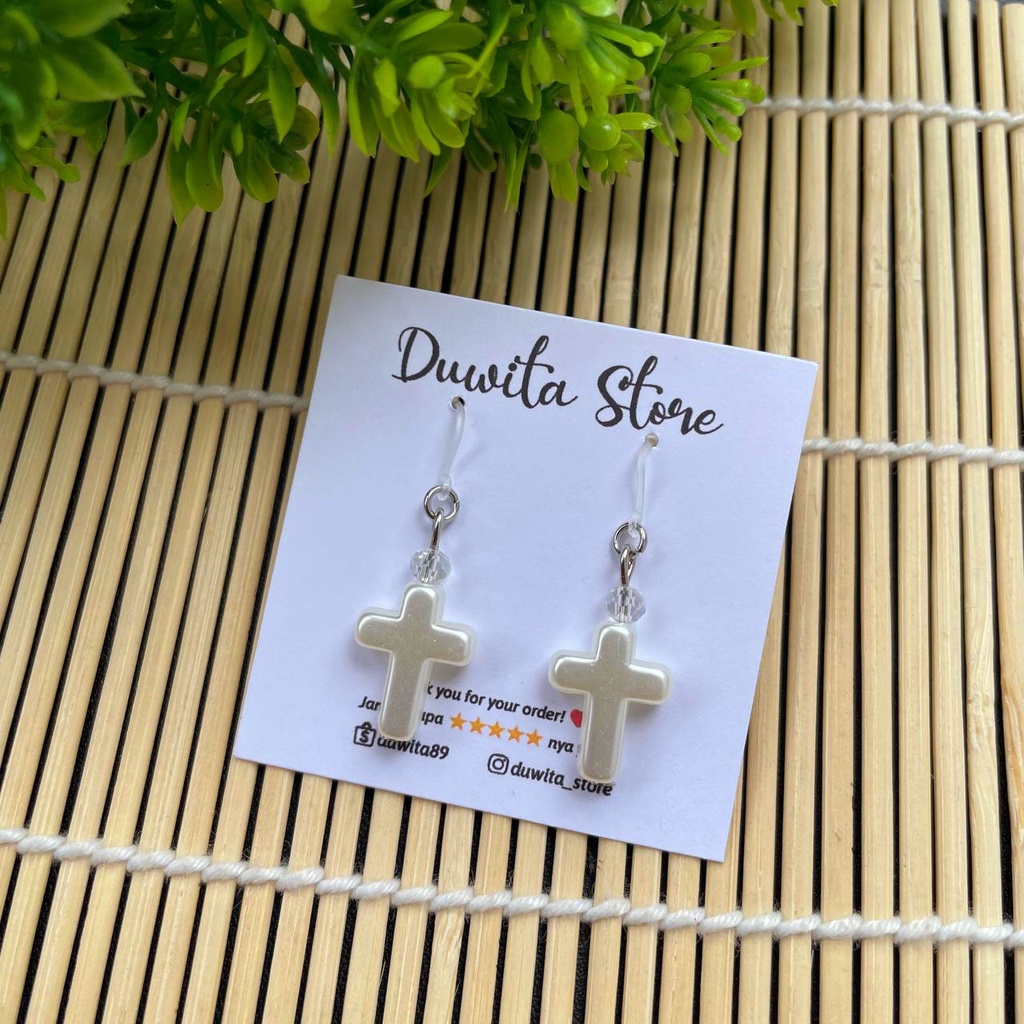 HANDMADE ANTING ANAK DEWASA KAITAN PLASTIK MOTIF SALIB - WHITE