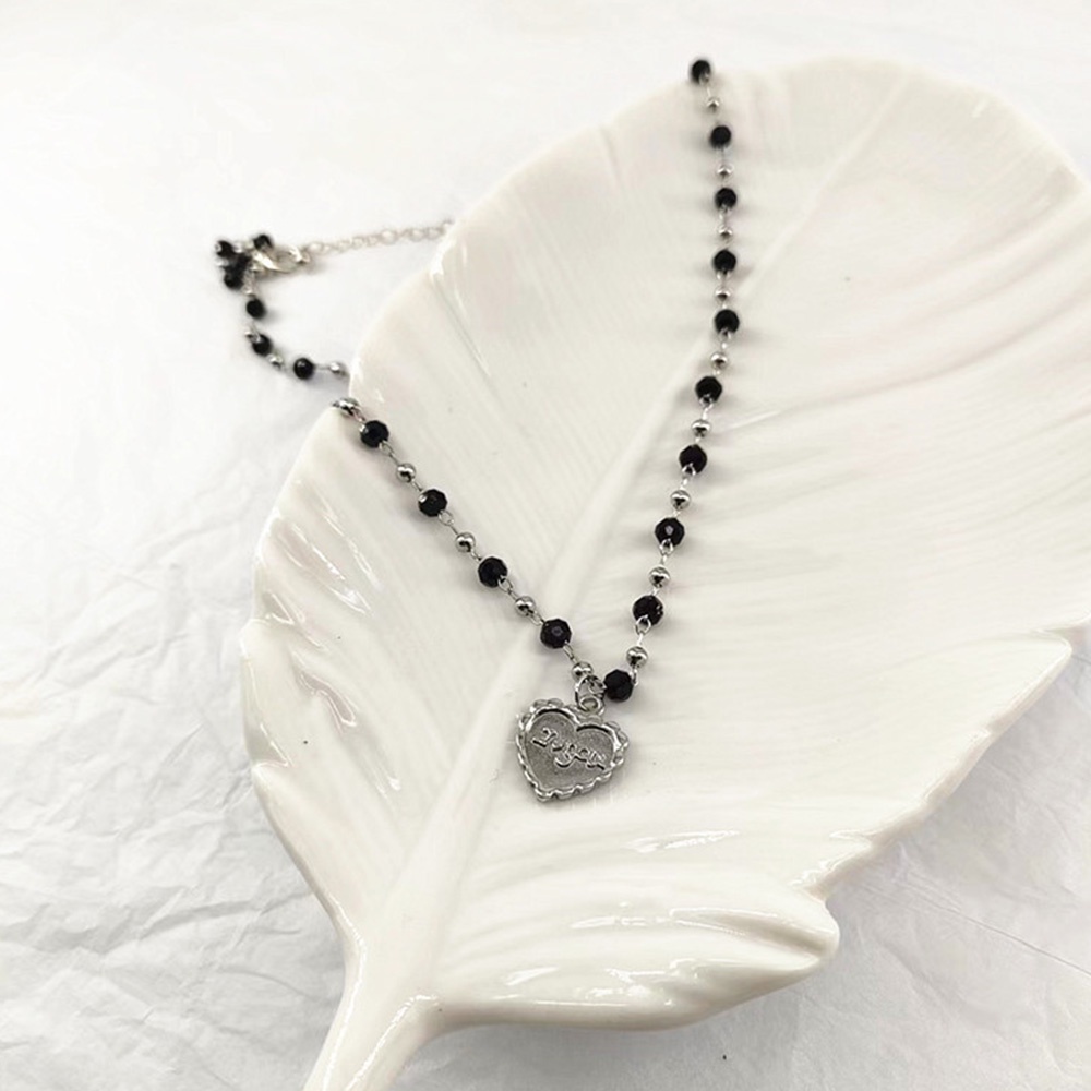 Kalung Rantai Choker Liontin Hati Geometris Warna Silver Gaya Vintage Untuk Wanita
