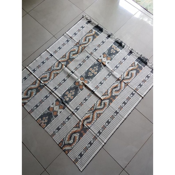 kain tenun blanket toraja putih tulang
