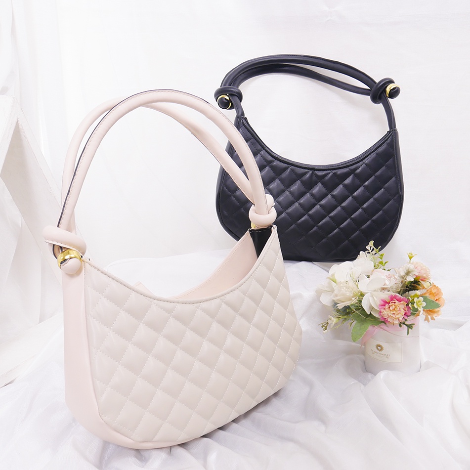 Bernx's Shoes - Clarisa Tas Wanita Tas Selempang Sling Bag Fashion Wanita Shoulder Bag