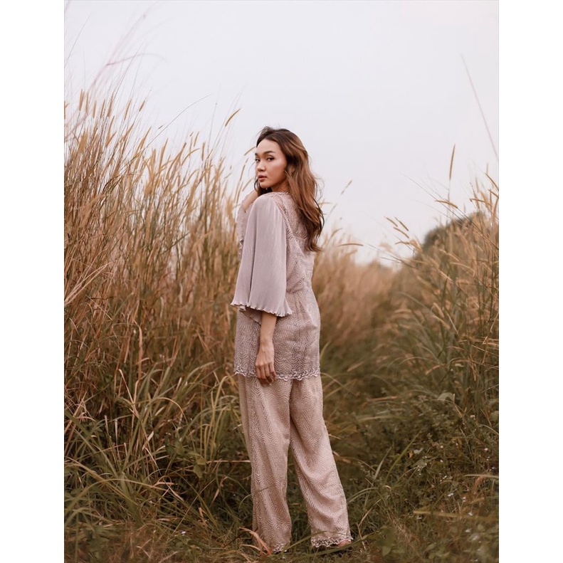 ATELIER MODE Loose Flare Pants Aster