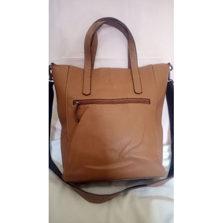 tote esquire