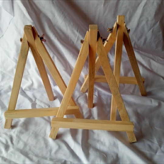 

Cantik Mini Easel Kanvas 20X20 Terlaris