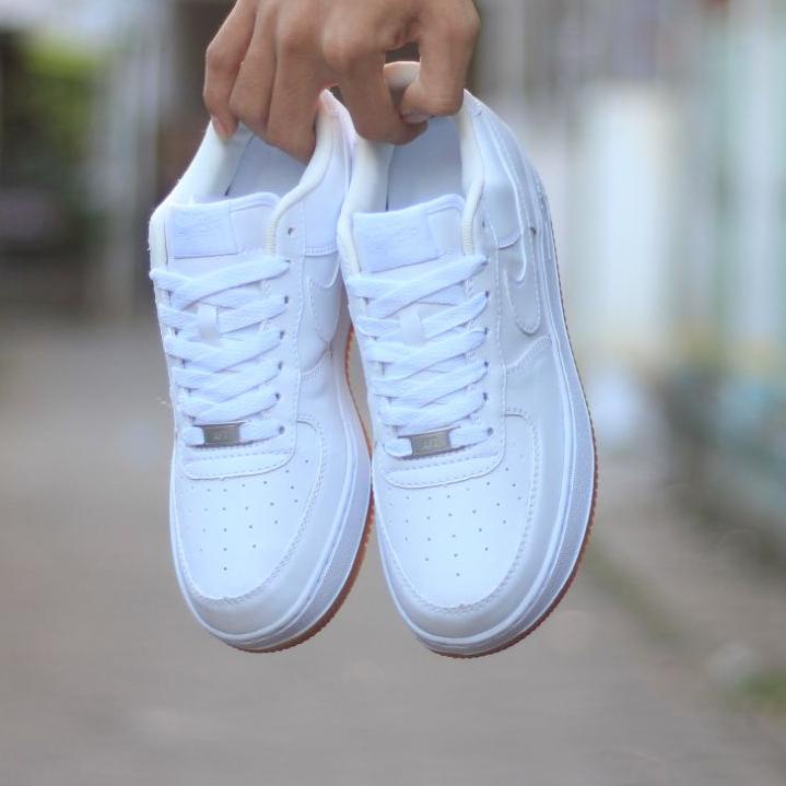 Murah Banget NIKE AIR FORCE 1 WHITE BLACK GUM SNEAKERS PRIA