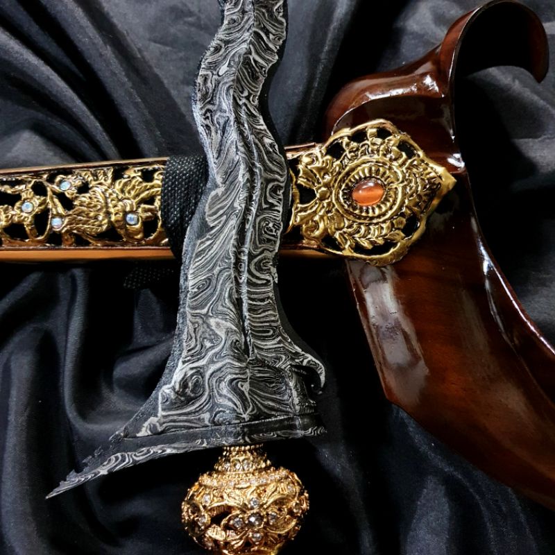 Keris Santan Luk 13 Pamor Lar Gangsir