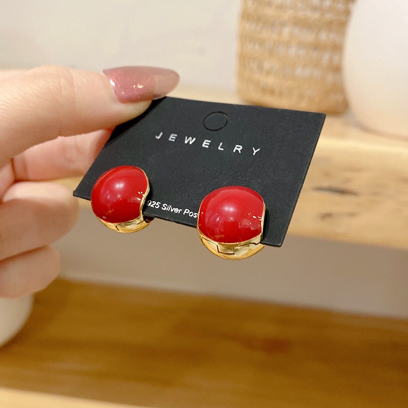 Anting Kait Gantung temperament Desain Kacang Merah Gaya retro / simple Kreatif Untuk Wanita