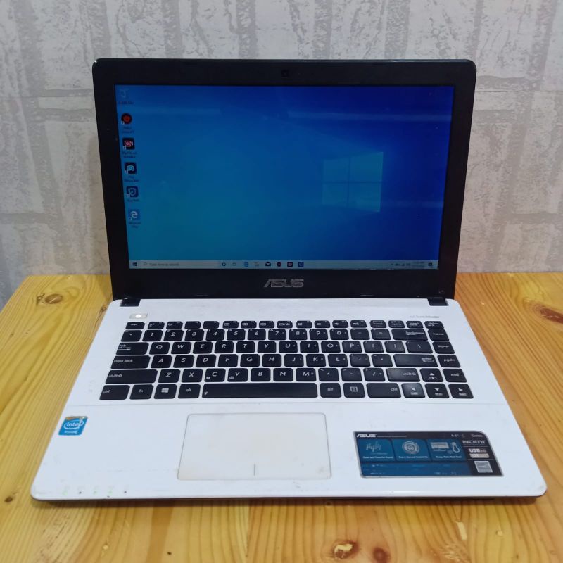 Laptop Asus intel Celeron Layar  14 inc Windows 10 full aplikasi siap pakai