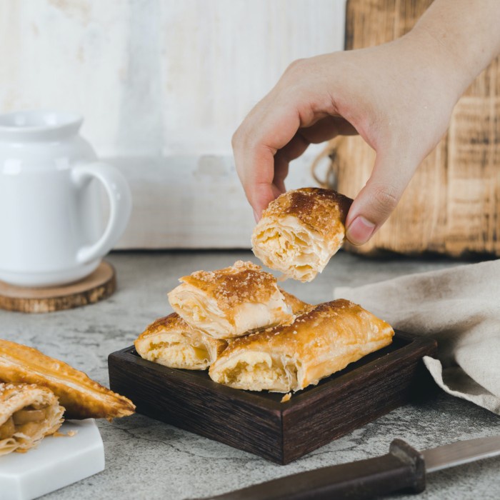

ORIGINAL MURAH Cheese Rolls Puff Pastry Pastries - 6Pcs