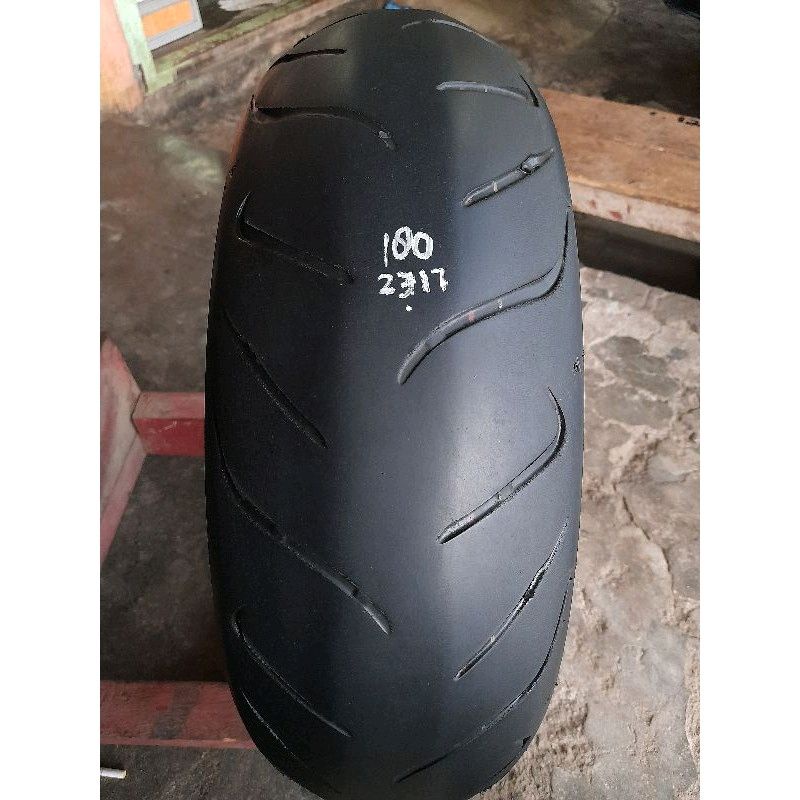 ban motor moge import merk dunlop d222 z800 ukuran 180 55 17