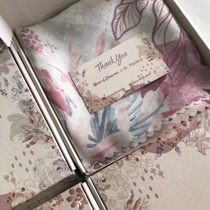 

Garansi Terbaik--Paket Hampers Lebaran Dinarnia