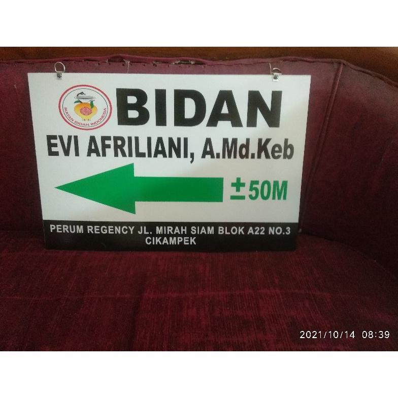 

PRODUK- ACRYLIC 40X60 PAPAN NAMA DOKTER BIDAN PLANG PRAKTEK SIGN LABEL 40X60 .