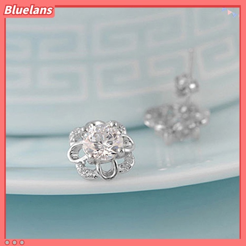 Anting Stud 925 Sterling Silver Bentuk Bunga Hollow Aksen Berlian Imitasi Untuk Wanita