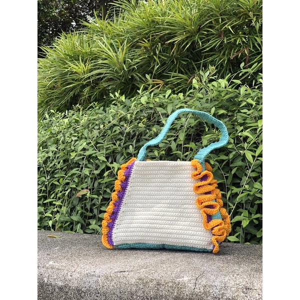 01. ruffle bag