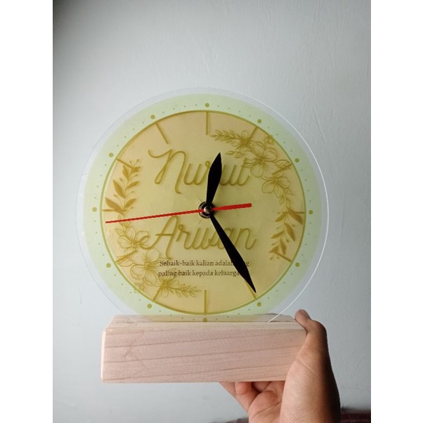 Jam Akrilik Hadiah wedding wisuda ukuran 20cm