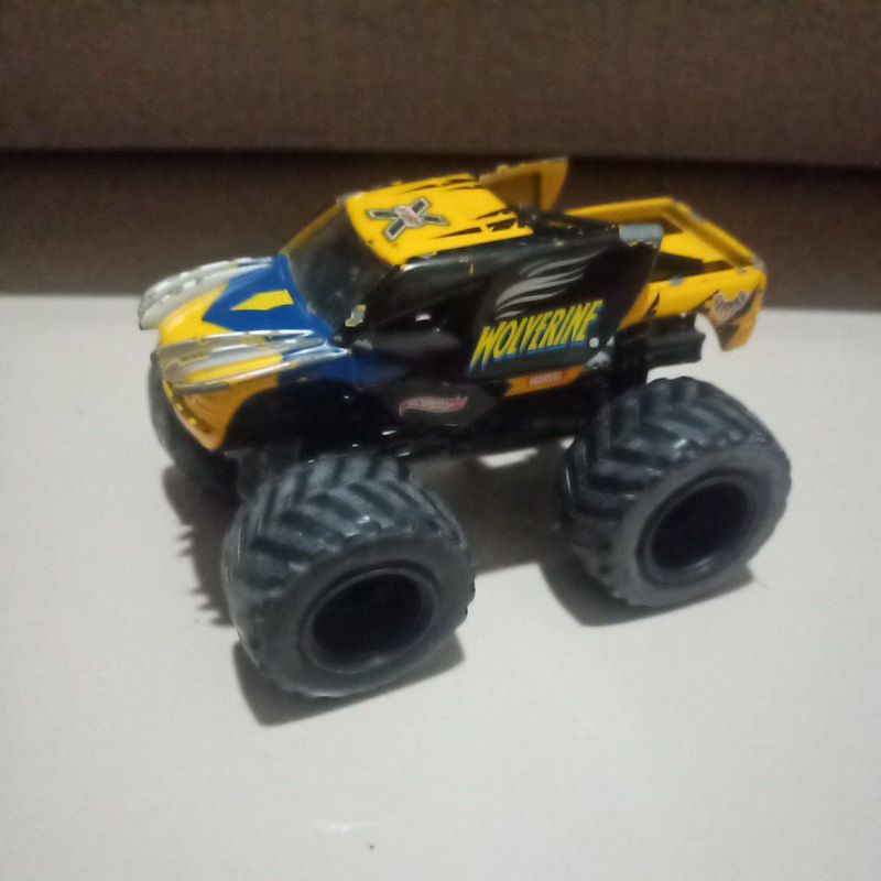 wolverine monster jam hotwheels loose