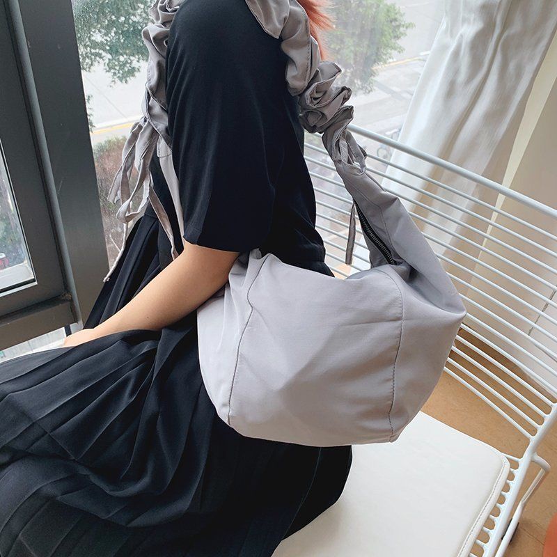 ❍ↂ◆Jepang Harajuku Sastra dan Seni Antik Gadis Messenger Tas Versi Korea In Retro Mahasiswa Dark Port Angin Lipit Tas Wanita