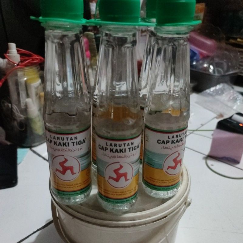 

Larutan penyegar cap kaki tiga 200 ml per botol