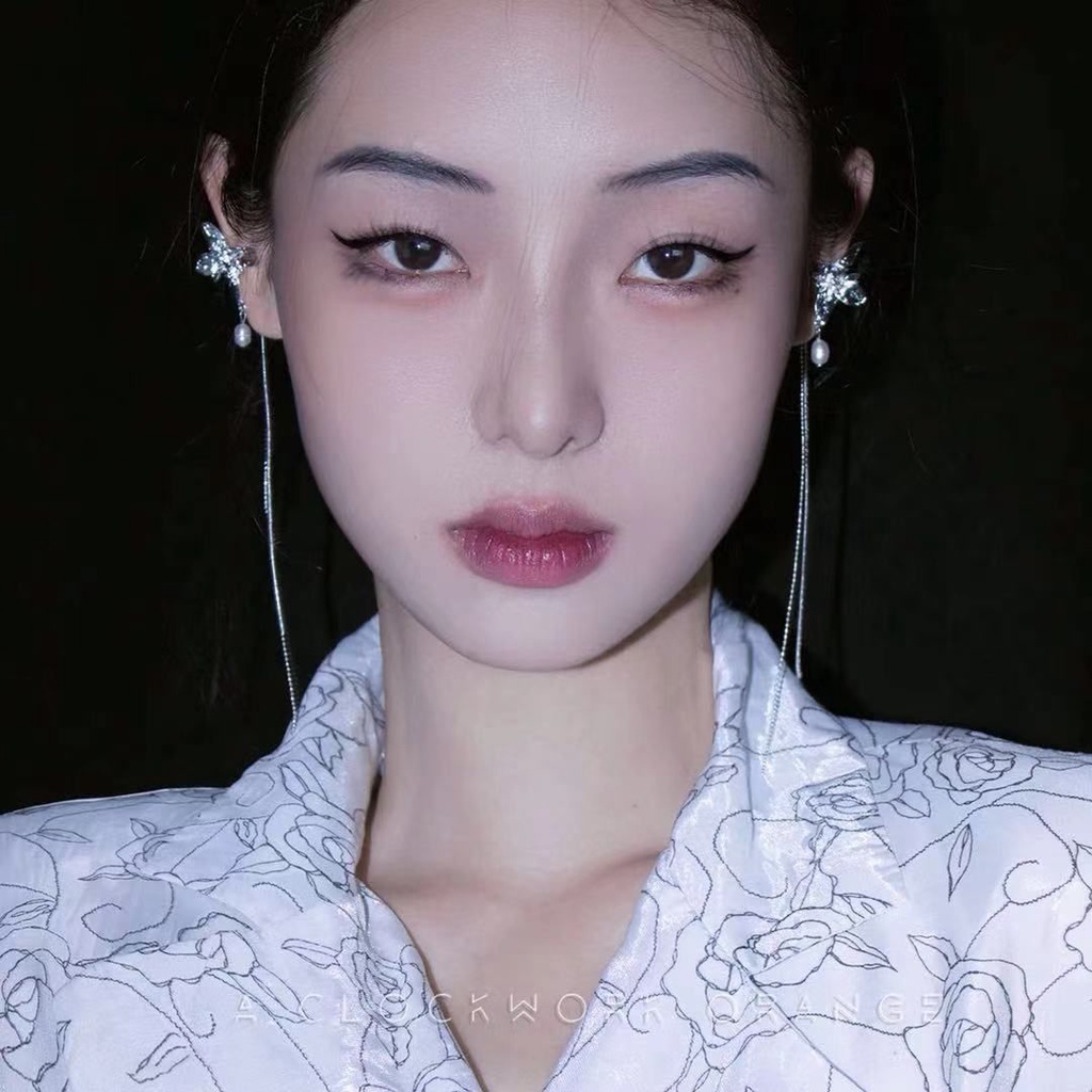 Anting Klip Tanpa Tindik Model Rumbai Panjang Aksen Mutiara Warna Silver Untuk Wanita