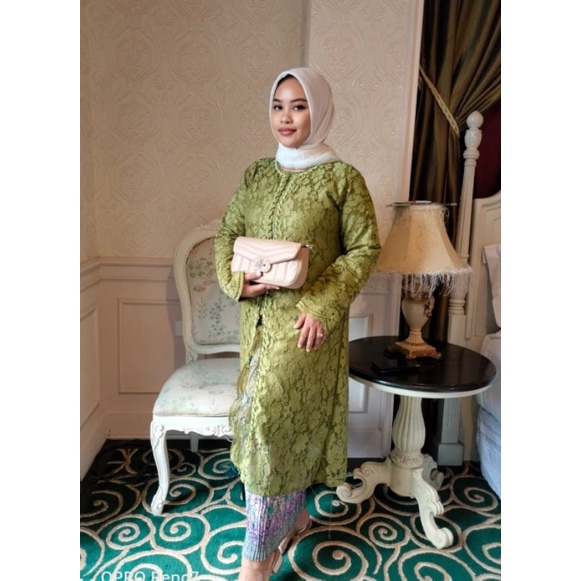 atasan brokat fayet  mutiara kancing /kebaya among ibu hajat /wisuda