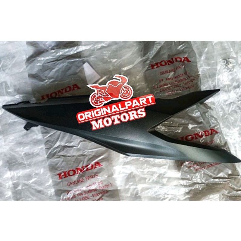 Cover Right R Body Dek Penutup Badan Samping Kanan BeAT Street Hitam Doft K1A 83500K1AN00MGB Origina