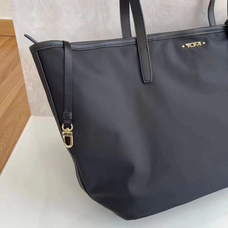 tas selempang tumi voyageur small everyday tote hitam nylon tas wanita mirror