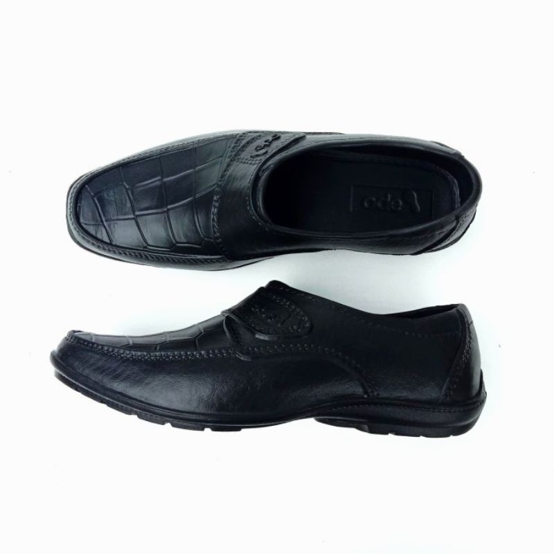 sepatu karet/ sepatu kantor/ sepatu hitam polos/sepatu anti air
