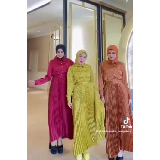 One Set Rok Plisket Polkadot Shellasaukia