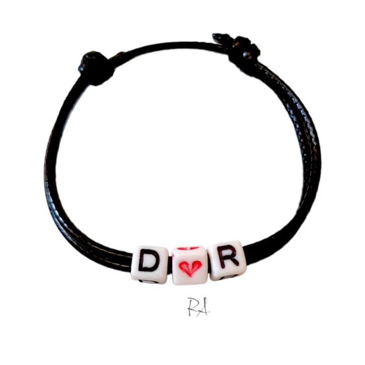 Gelang inisial dadu with love (tali korea 2mm)