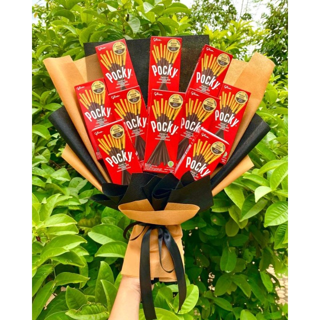 (B) Buket POCKY KEREN 10PCS HITAM GOLD MEWAH ELEGAN SPESIAL/paket/bingkisan Snack Ulang Tahun/Ultah/ Wisuda/Kado/Hadiah