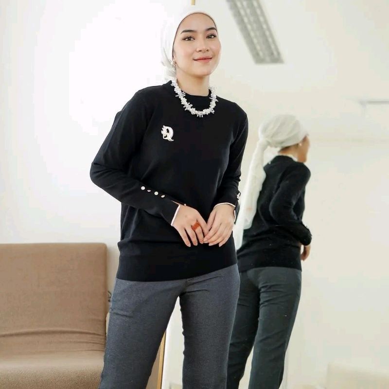 Ivy Sweater Black SM by Diana Restu