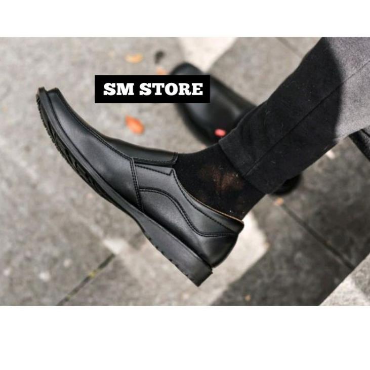 Paling Diminati SEPATU PANTOFEL PRIA KULIT SEPATU PANTOFEL KICKERS