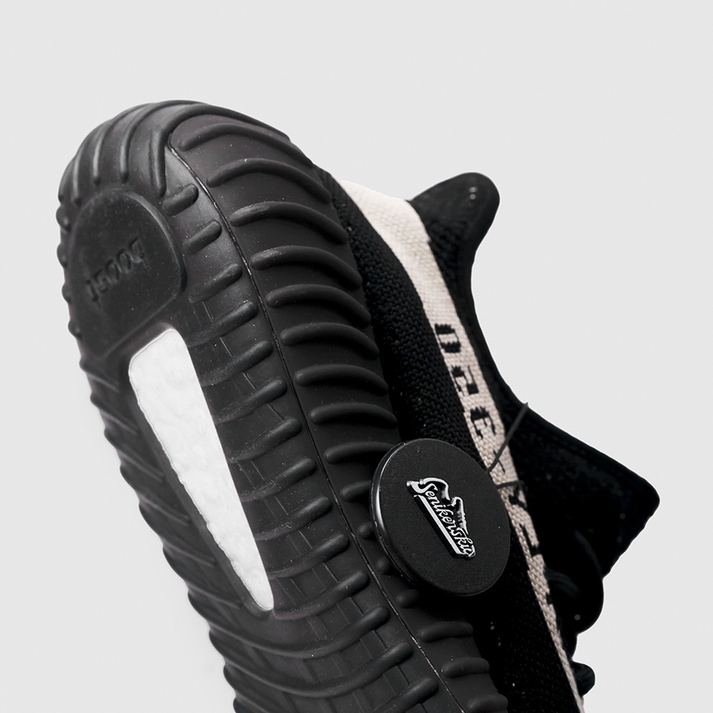 Yeezy Boost 350 V2 Oreo