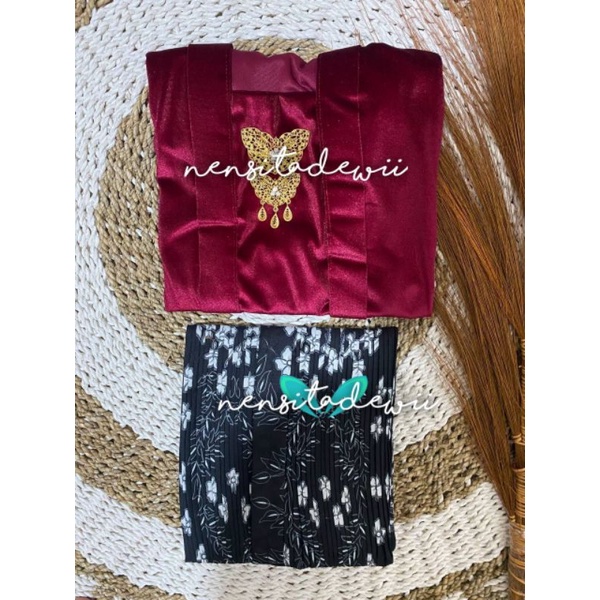 [Maroon] 1 SET Kebaya Kutubaru + Rok Plisket / Model Tifani