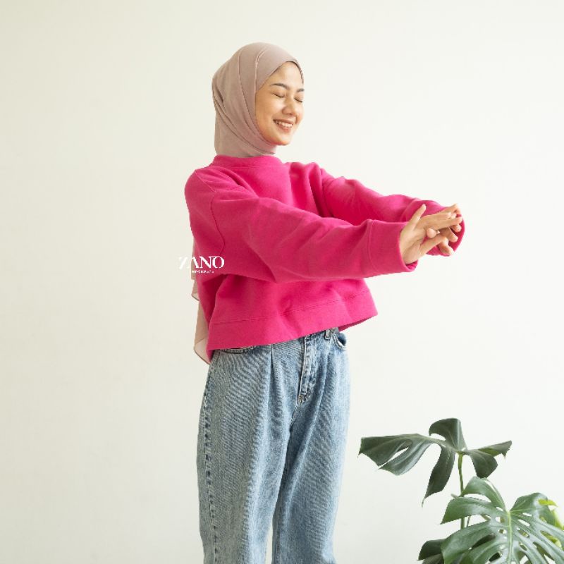 ZANO BASICS Sweater Crop Meyo Gerald