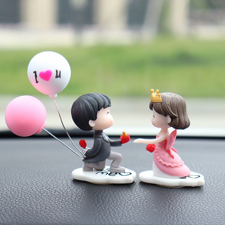2pcs /set Lucu Kartun Mobil Dekorasi Pasangan dashboard Boneka Balon Ornamen Aksesoris interior Untuk Hadiah Pengantin Perempuan Baru