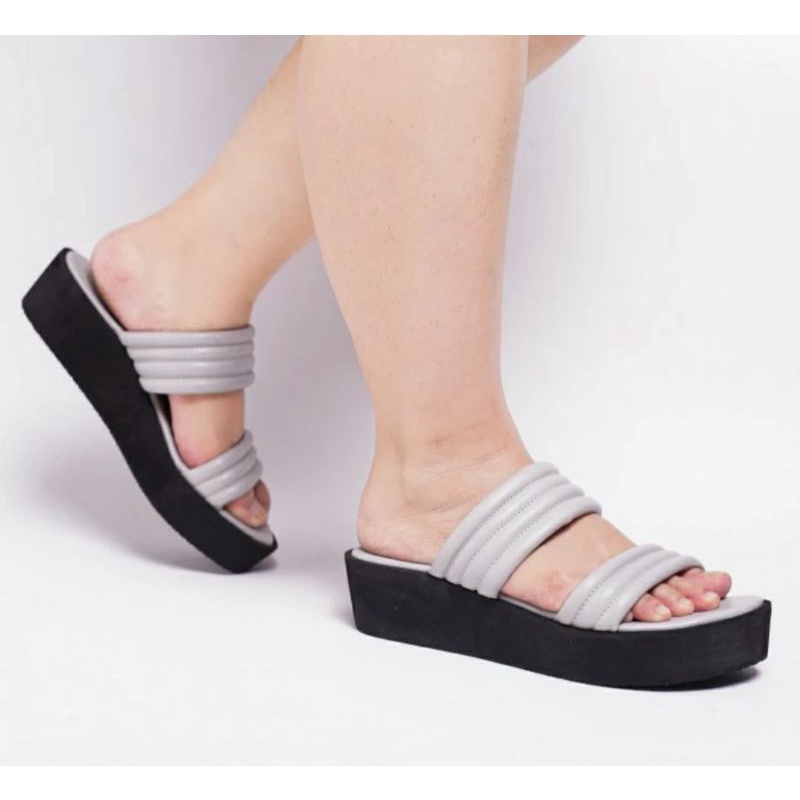 SUZY Wedges Wanita Ukuran Besar 41.45 Sandal Koreaan Style Super JUMBO Empuk Original Abu2 Cantik