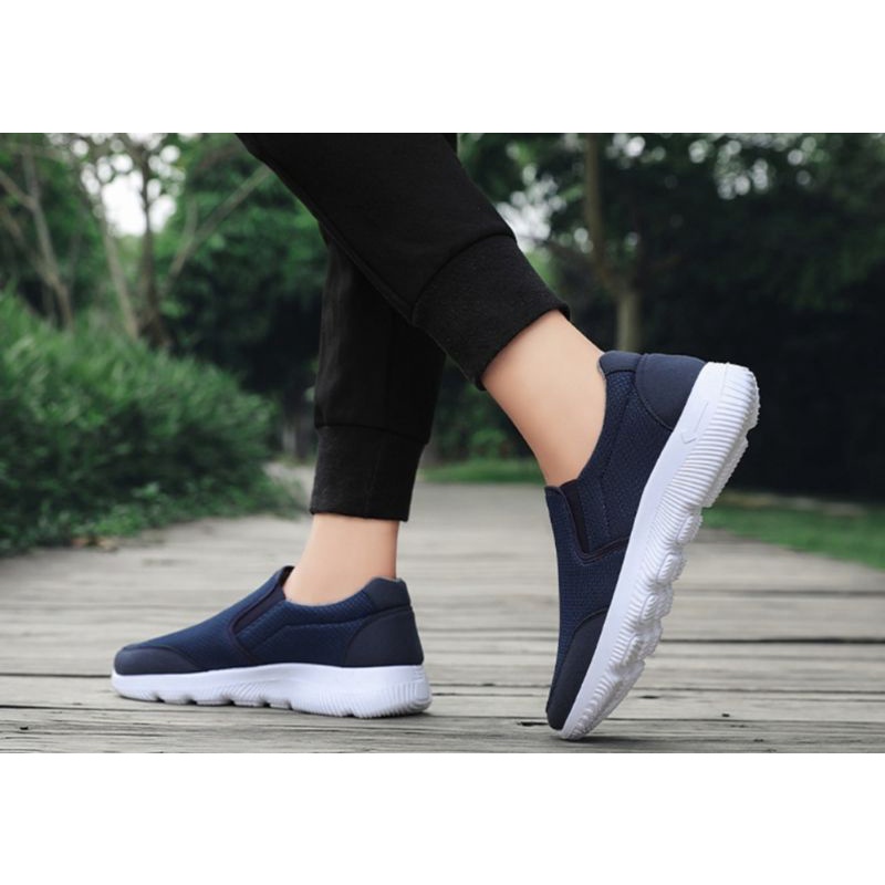 Sneakers Pria Slip On Import Kets Casual Terbaru Sepatu Santai Kerja Elegan dan Trendy