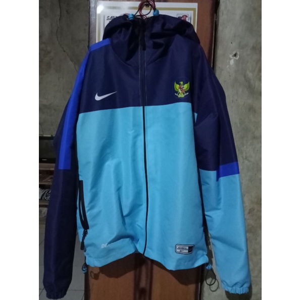 JAKET TIMNAS SEPAKBOLA BOLA TASLAN RAIN COAT HOODIE KUNCUNG TIMNAS 2012 ERA EVAN DIMAS