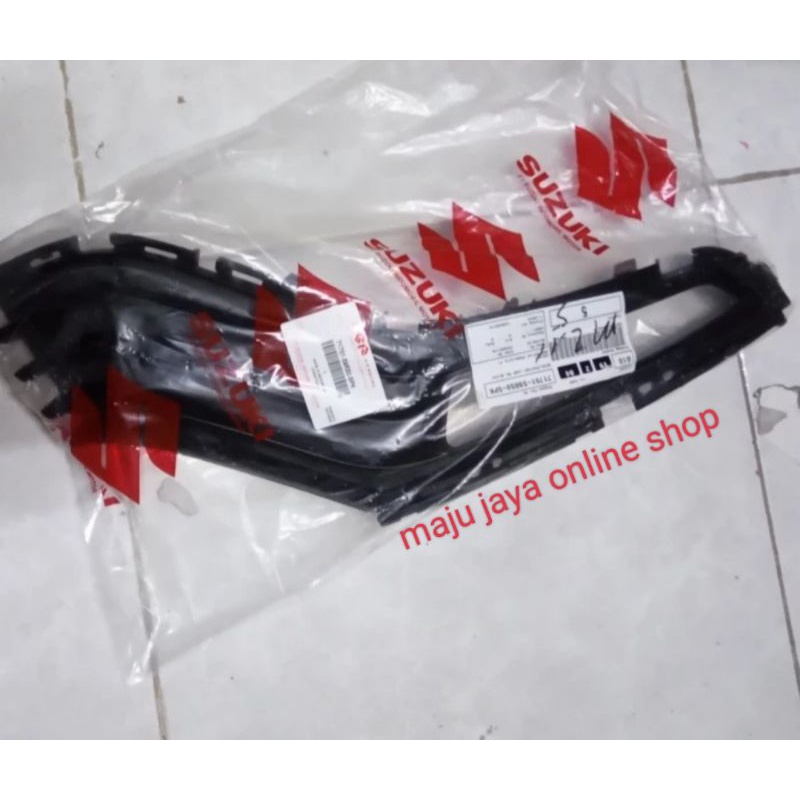 SAMBUNGAN GRILE BAWAH ERTIGA DREZA ASLI