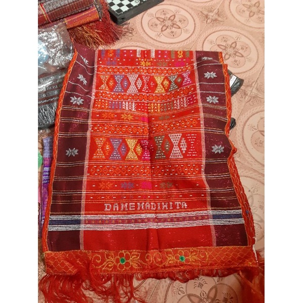 Ulos Sadum Merah Cantik