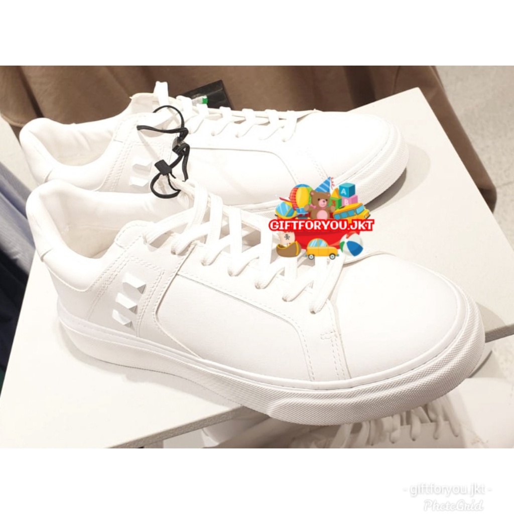 Sepatu Pria Zara Cowok STUDDED SNEAKERS Casual Kasual Style White Shoes Putih Man Laki-laki School T