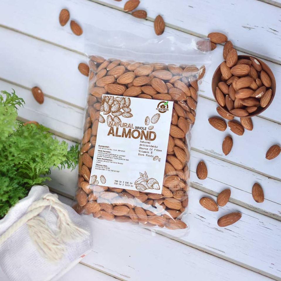 

Miliki.. Natural Whole Almonds 500 Gr VW6