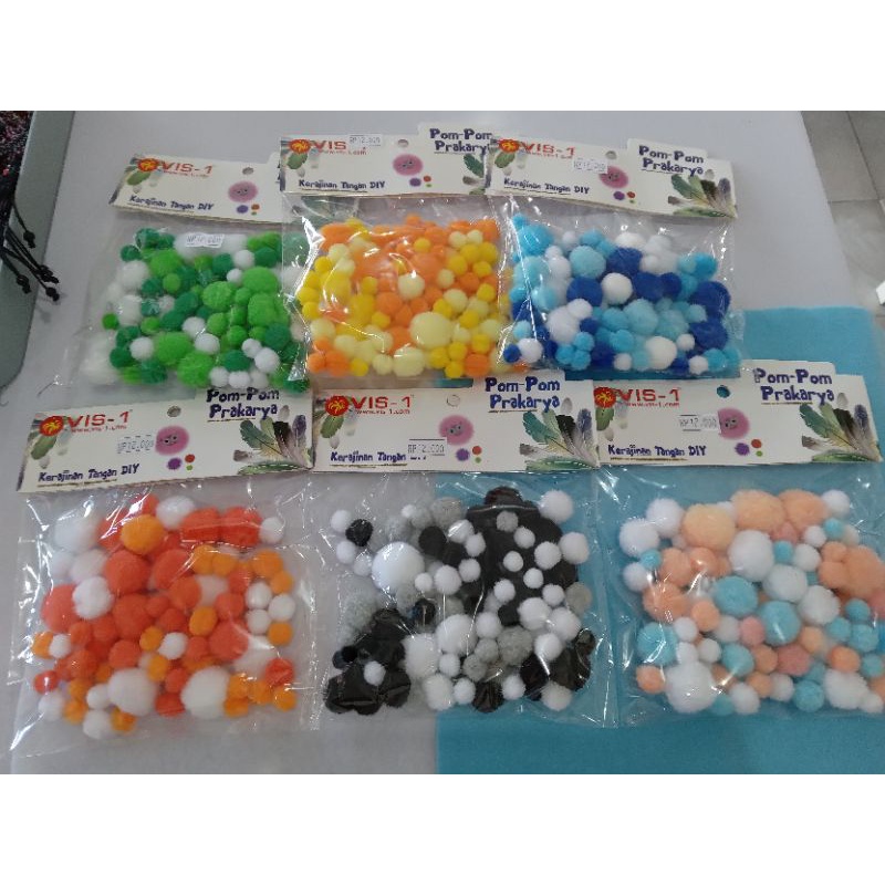 Pom Pom Besar