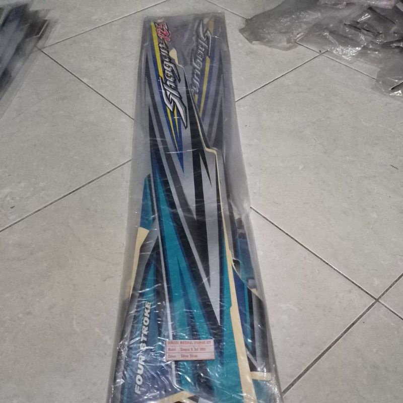 striping sticker les body Suzuki Shogun 125 2005 silver hitam
