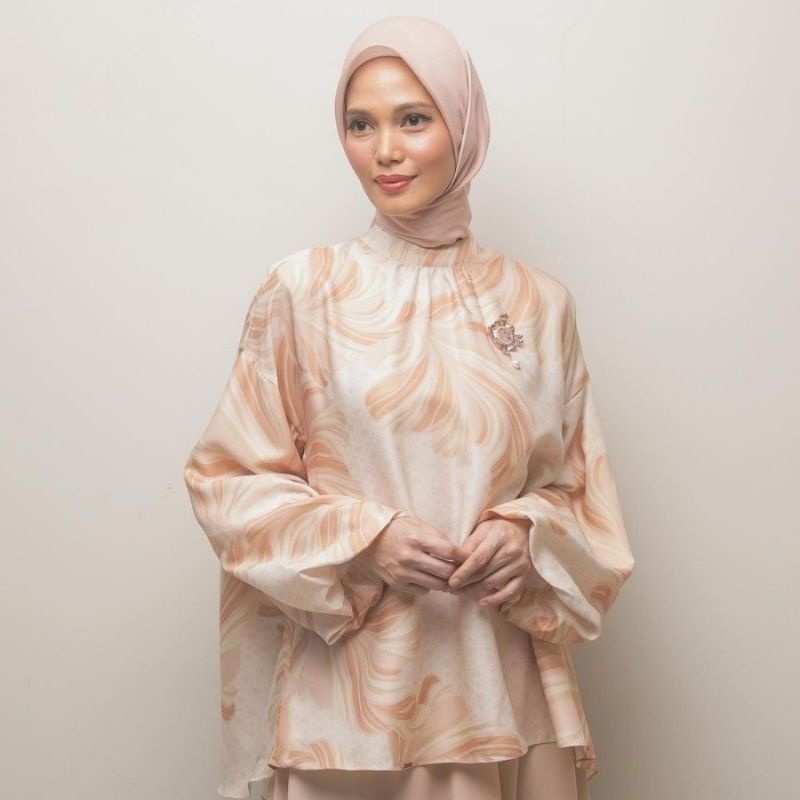 gianna blouse creme brulee size M - L by wearing klamby