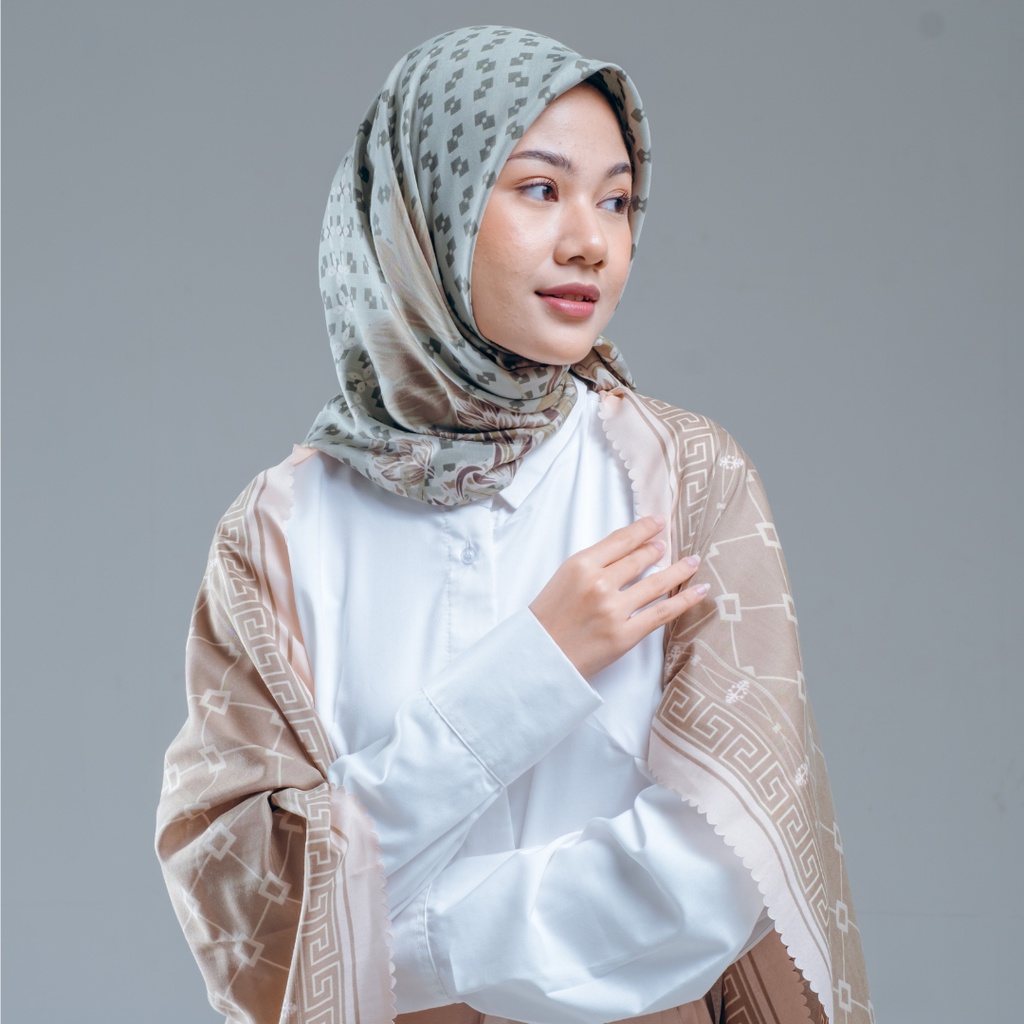 Kerudung Hijab[MECCA] SegiEmpat Voal Motif Lasercut Printing